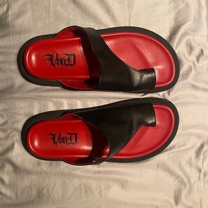 Von D shoes Poe sandals like new!